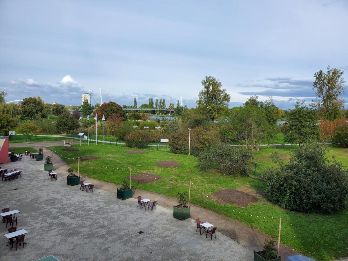 Auberge De Jeunesse Hi Strasbourg 2 Rives Exterior foto